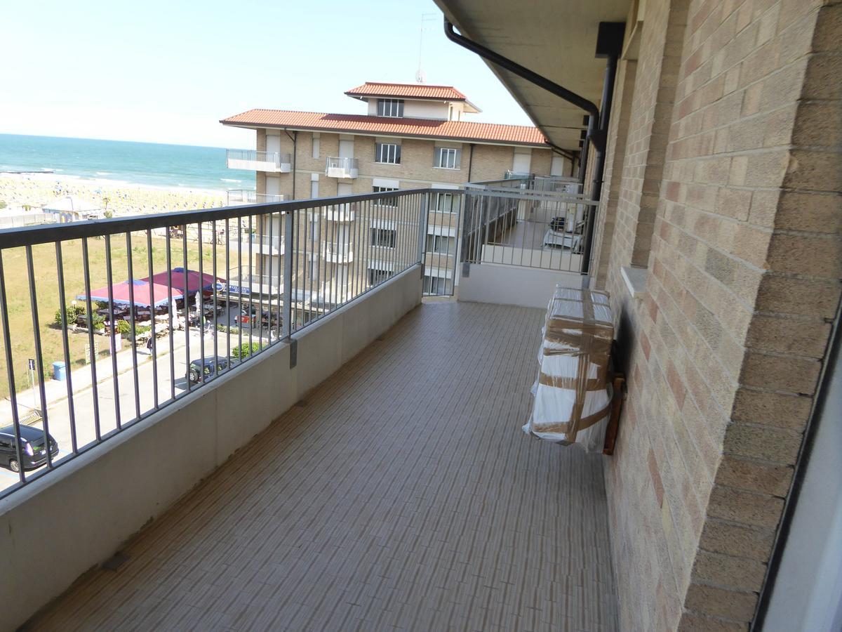 Residence Zeta - Walterigato Apartments Solo Per Famiglie 利多迪迪耶索洛 外观 照片